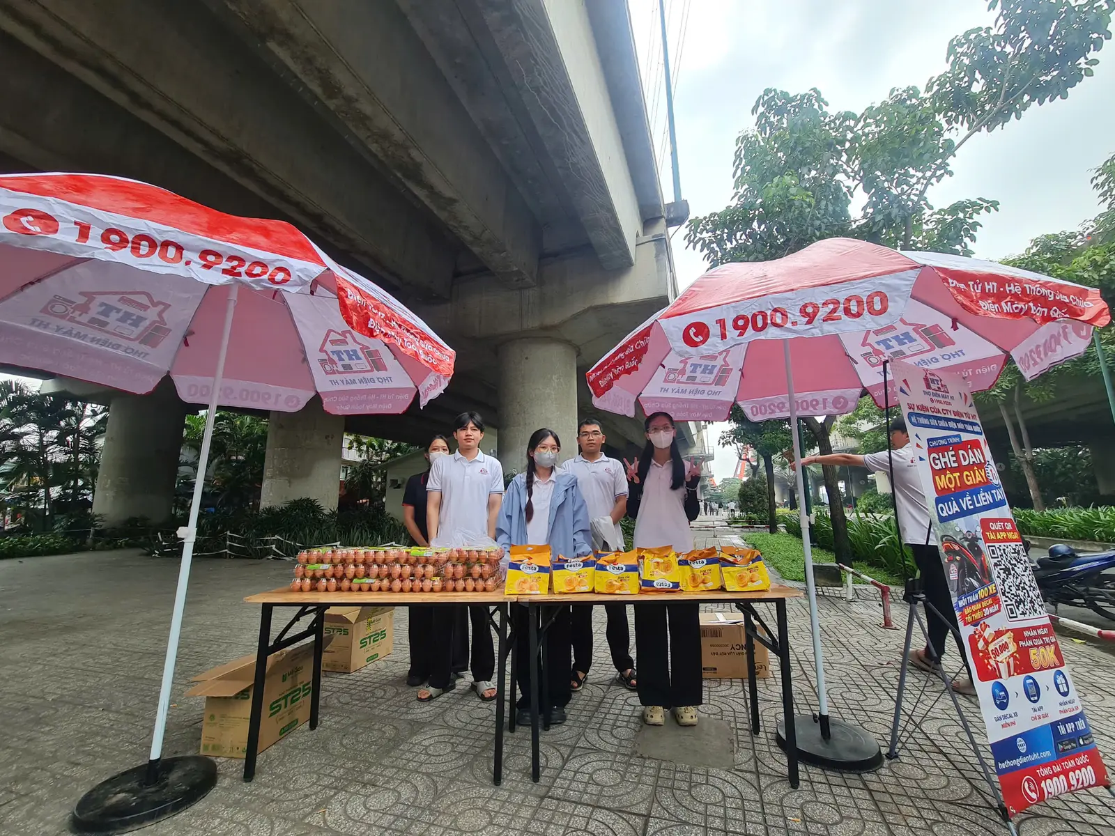 Hình ảnh thực tế chương trình Ghé Dán Một Giây tại Bình Thạnh