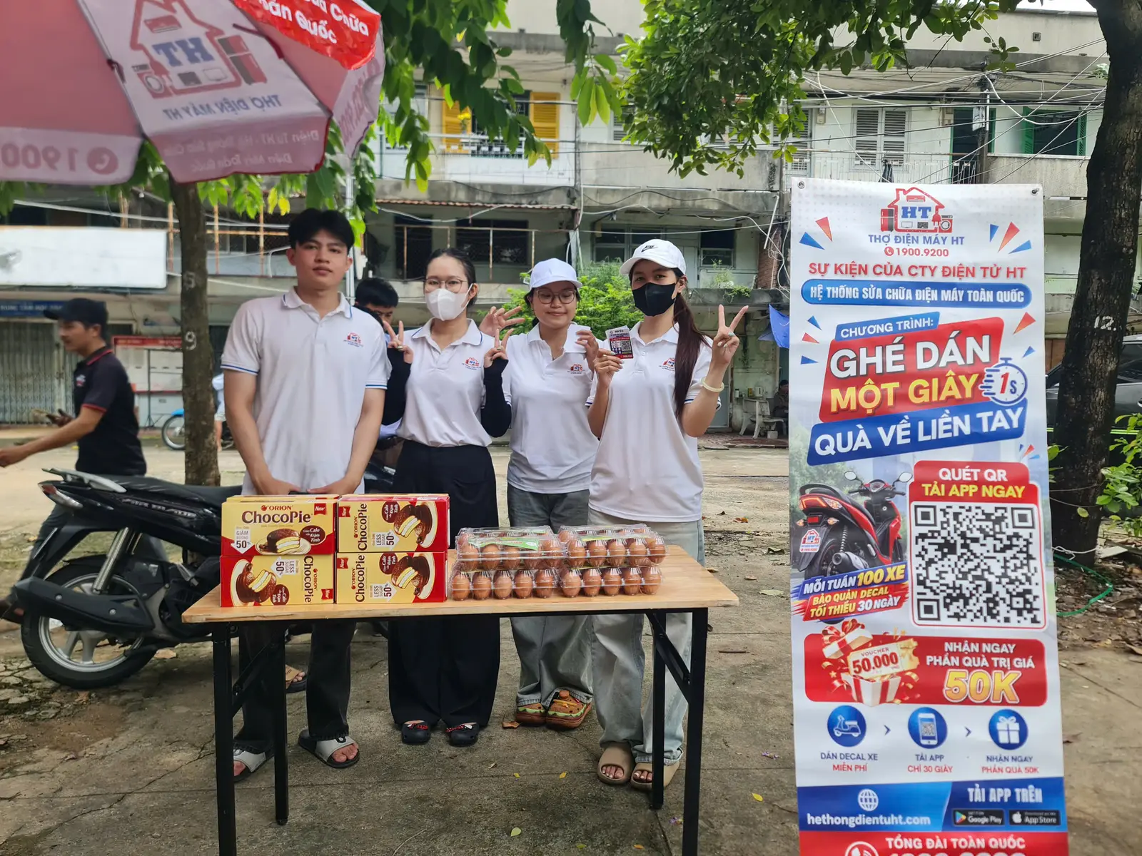 Hình ảnh thực tế chương trình Ghé Dán Một Giây tại Quận 7