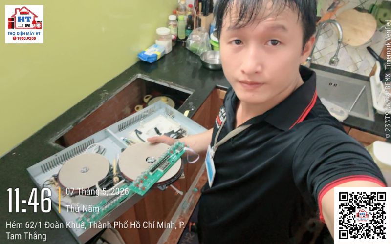 Kỹ thuật HT kiểm tra tình trạng bếp từ tại nhà Đồng Tháp