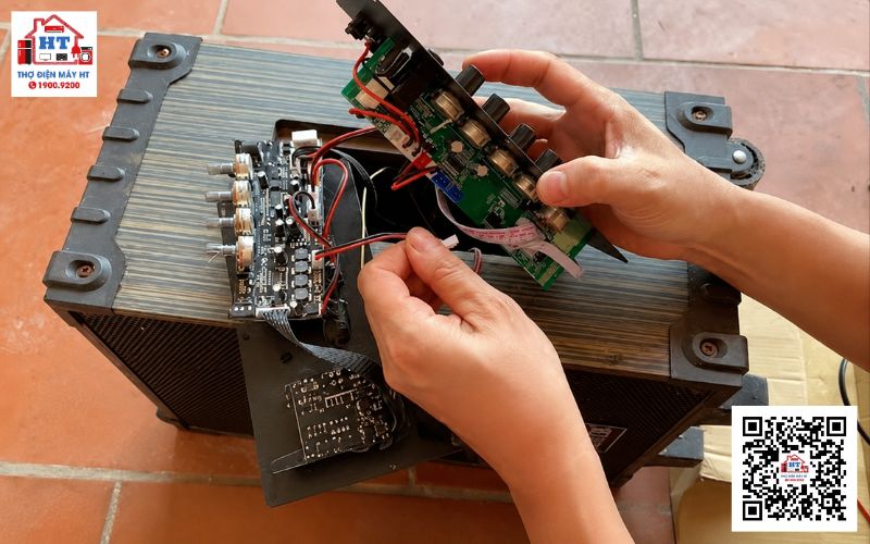 Thợ HT sửa bo mạch loa kéo tại Bình Tân