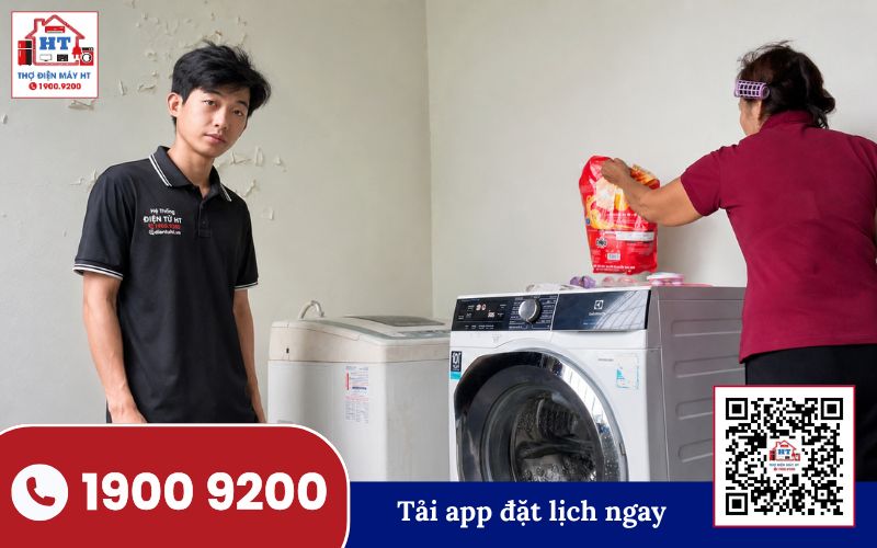 Quy trình kiểm tra chuyên nghiệp của kỹ thuật HT Kỹ thuật viên Điện Tử HT đang thực hiện đo đạc, kiểm tra linh kiện máy giặt tại Phú Yên
