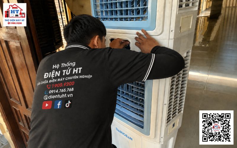 Kỹ thuật HT kiểm tra quạt hơi nước tận nhà khách Bình Tân