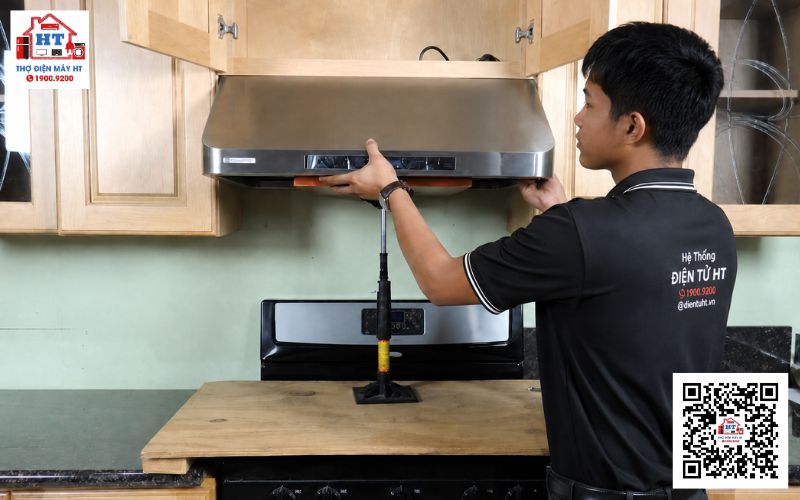 Kỹ thuật HT sửa máy hút mùi tại nhà Bình Tân
