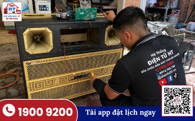 Kiểm tra loa kéo tại nhà khách hàng Kỹ thuật viên Hệ Thống Điện Tử HT kiểm tra loa kéo tại nhà khách hàng Vĩnh Long