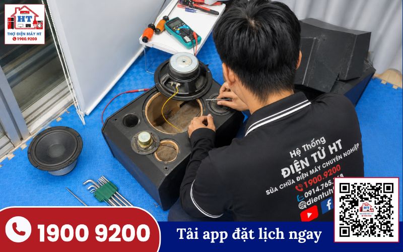 Kiểm tra loa kéo tại nhà Kỹ thuật viên Hệ Thống Điện Tử HT kiểm tra loa kéo tại nhà khách hàng