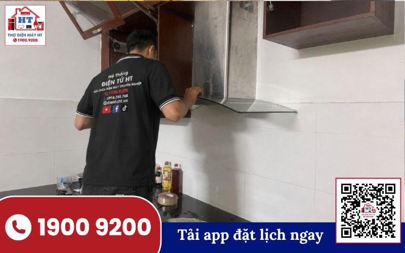 Kiểm tra máy hút mùi tại nhà Kỹ thuật viên HT kiểm tra thực tế máy hút mùi tại nhà khách hàng ở Vĩnh Long