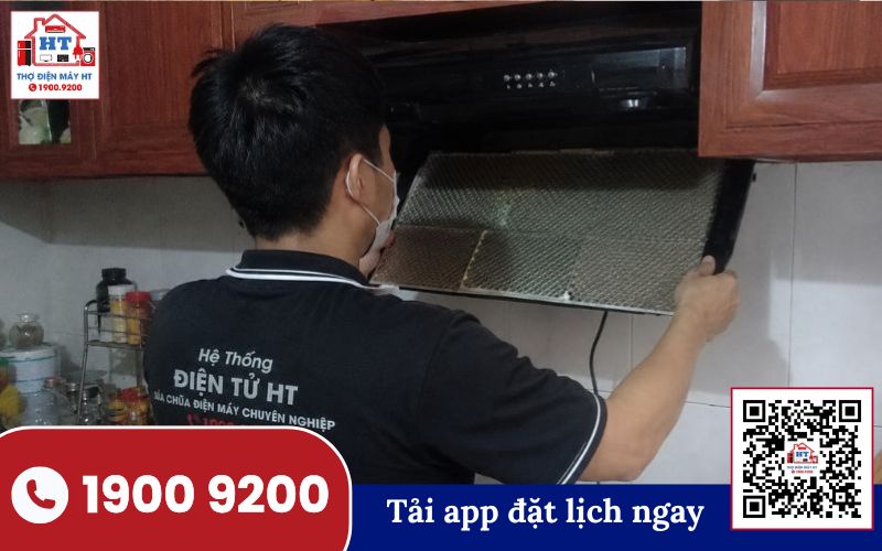 Kiểm tra máy hút mùi tại nhà Kỹ thuật viên Điện Tử HT kiểm tra thực tế máy hút mùi tại nhà khách hàng Đà Lạt